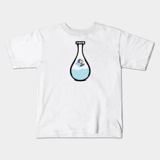 1mole in flask Kids T-Shirt